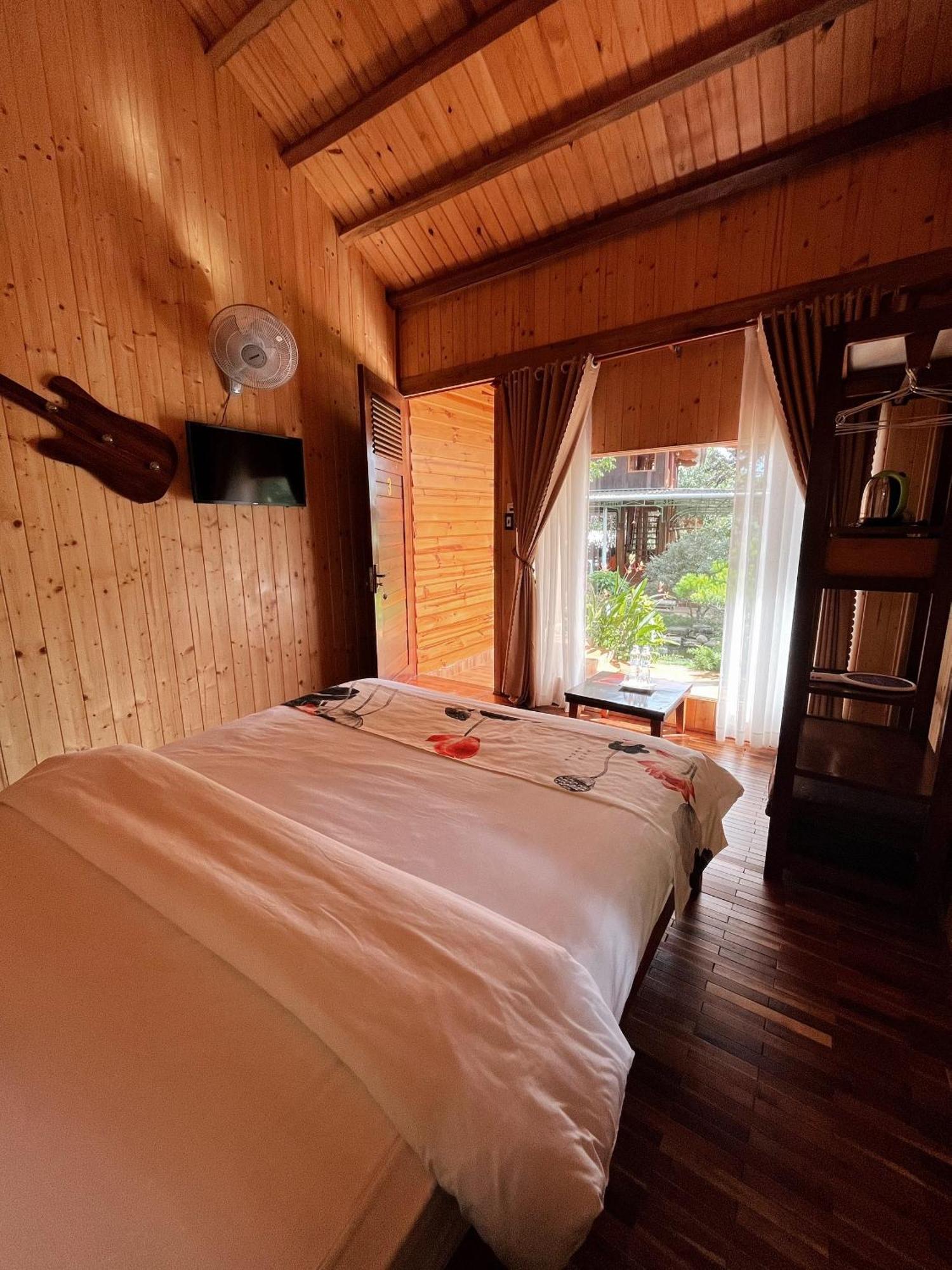 Sora Homestay Pleiku Eksteriør billede